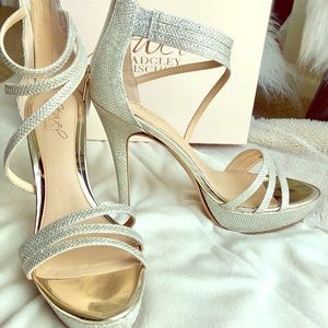 Jewel Badgley Mischka platform glitter heel